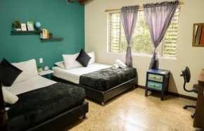 Buntes House-Casa Hotel Laureles-Estadio